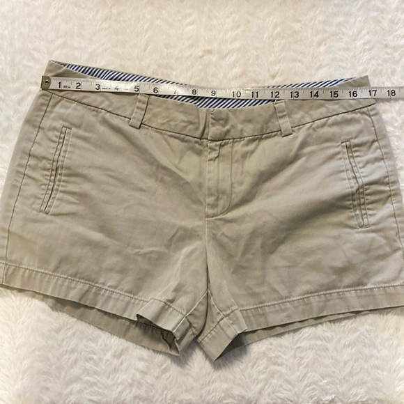 Stylus 3.5” Khaki Shorts - Picture 3 of 8